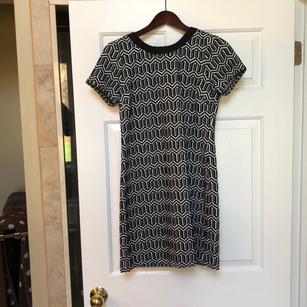 Black and white pattern Banana Republic dress!